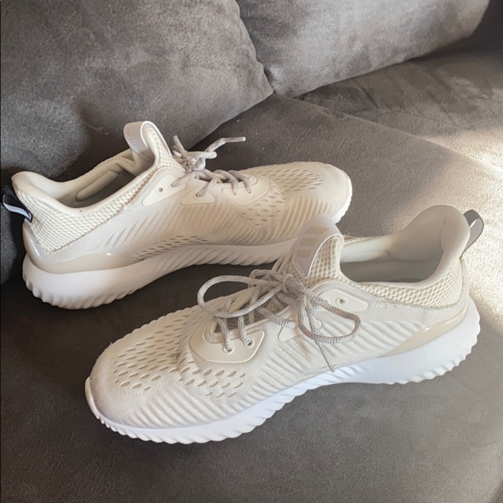Adidas alpha bounce shoes - tan/beige